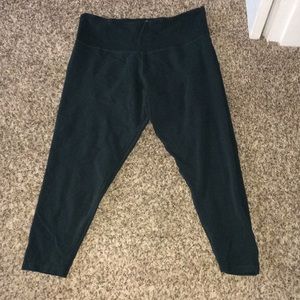 Plus size dark green workout leggings